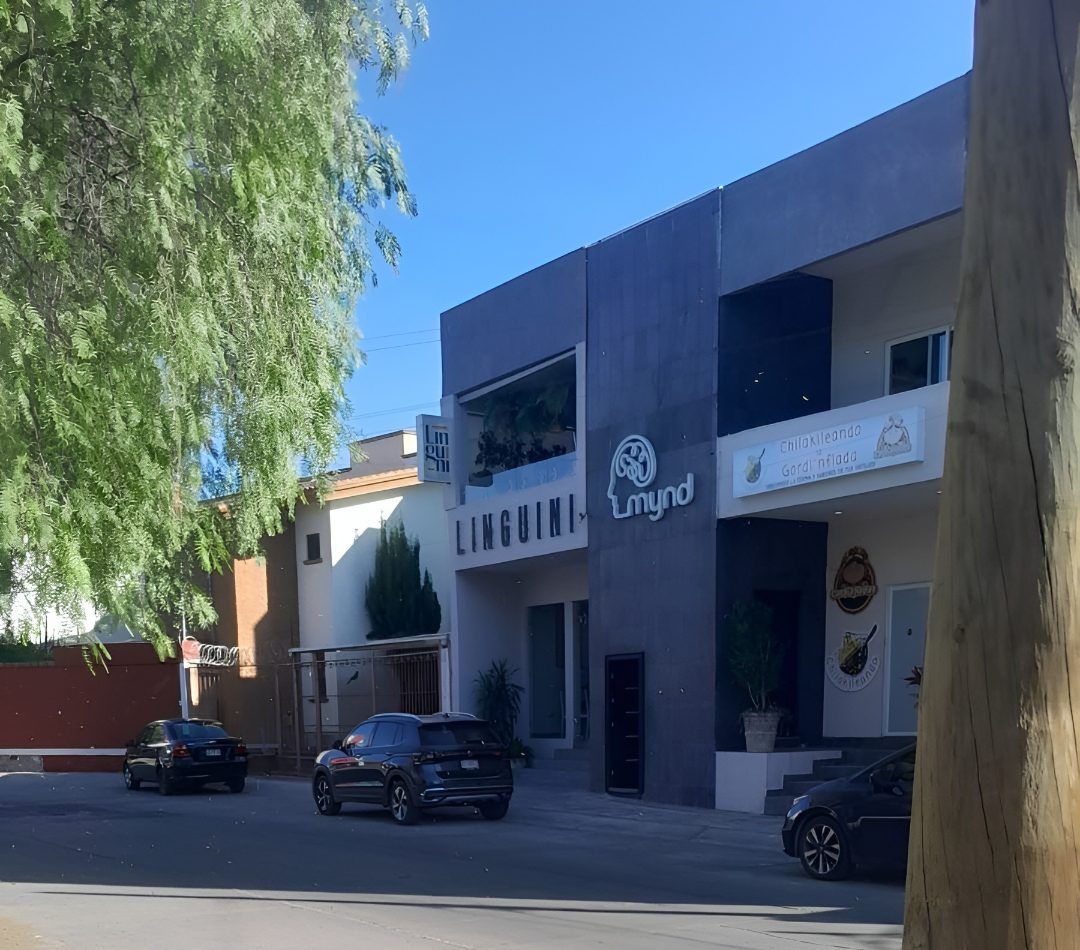 Fachada de Mynd en Av. Montenegro